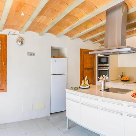 Beautiful Mallorcan With Pool In