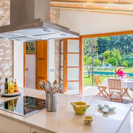 Beautiful Mallorcan With Pool In Holiday home *