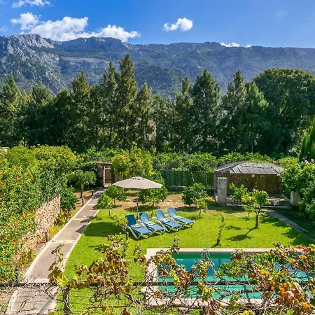 Beautiful Mallorcan With Pool In Holiday home