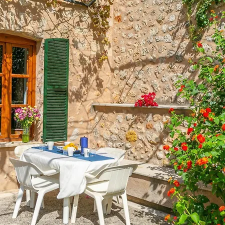 Beautiful Mallorcan With Pool In