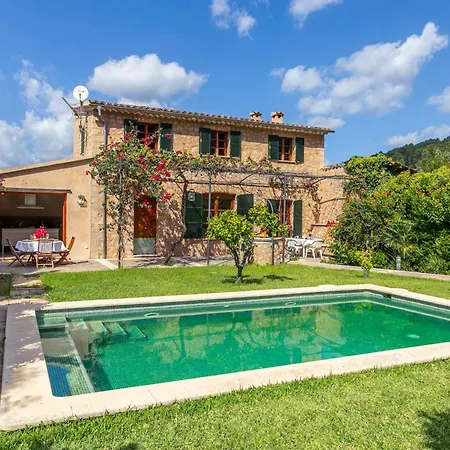 Beautiful Mallorcan With Pool In Holiday home